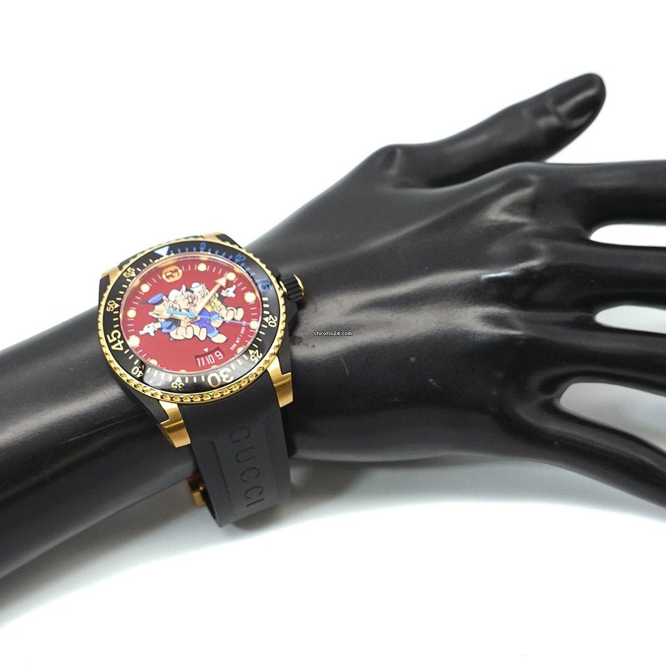 Gucci Dive Quartz Red Dial Black Rubber Strap Watch For Men - YA136325 Buy Now By Gucci