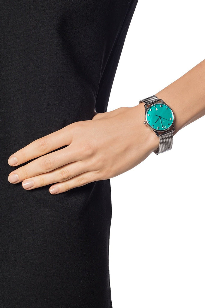 Gucci G-Timeless Turquoise Mother of Pearl Dial Silver Mesh Bracelet Watch For Women - YA126582