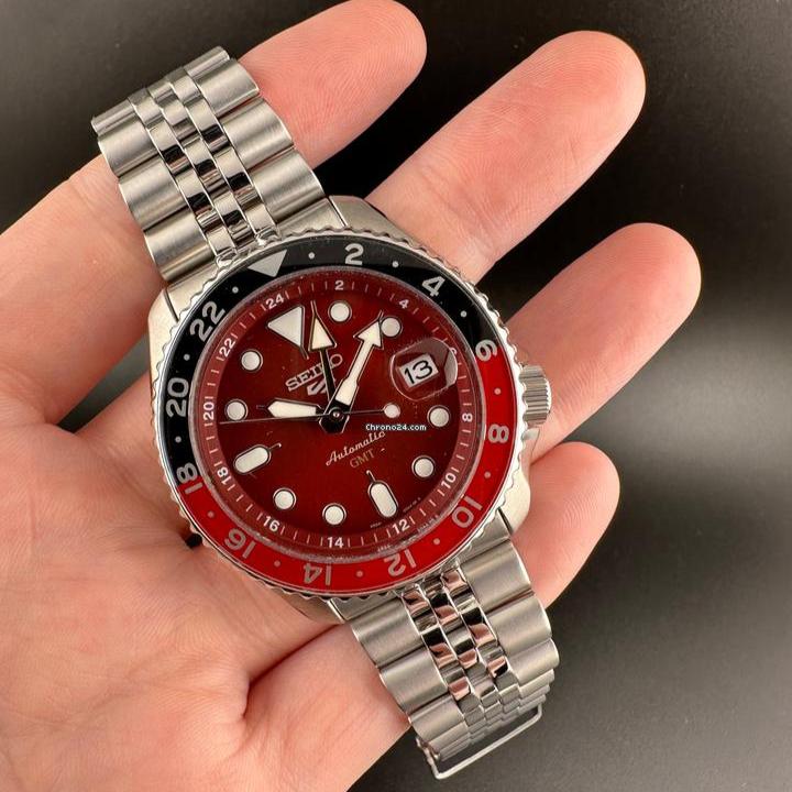 Seiko 5 Sports Thong Sia Limited Edition Red Dial Silver Steel Strap Watch For Men - SSK031K1 Buy Now By Seiko