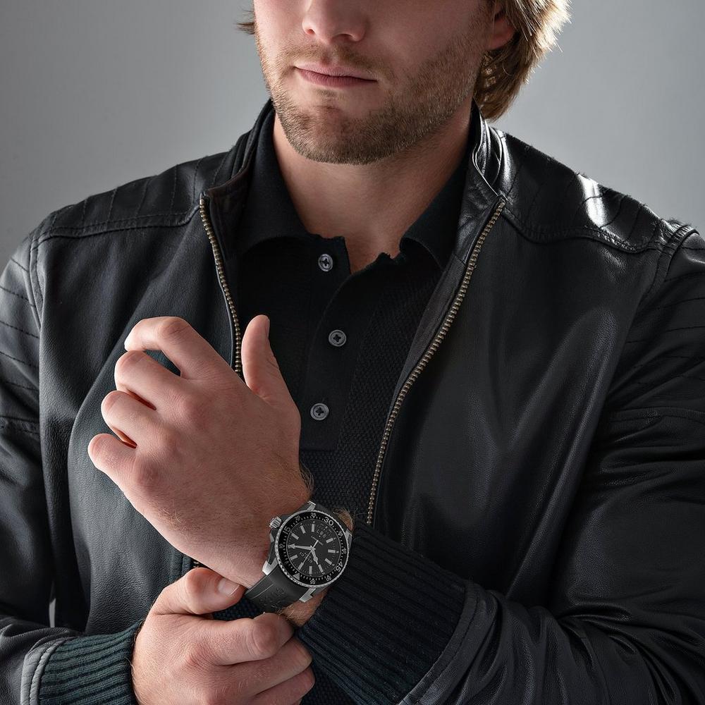 Gucci Dive Analog Quartz Black Dial Black Rubber Strap Watch For Men - YA136204 Buy Now By Gucci