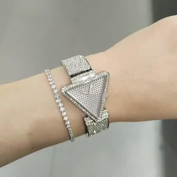 Guess Fame Quartz Crystals Silver Dial Silver Steel Strap Watch For Women - GW0644L1 Buy Now By Guess