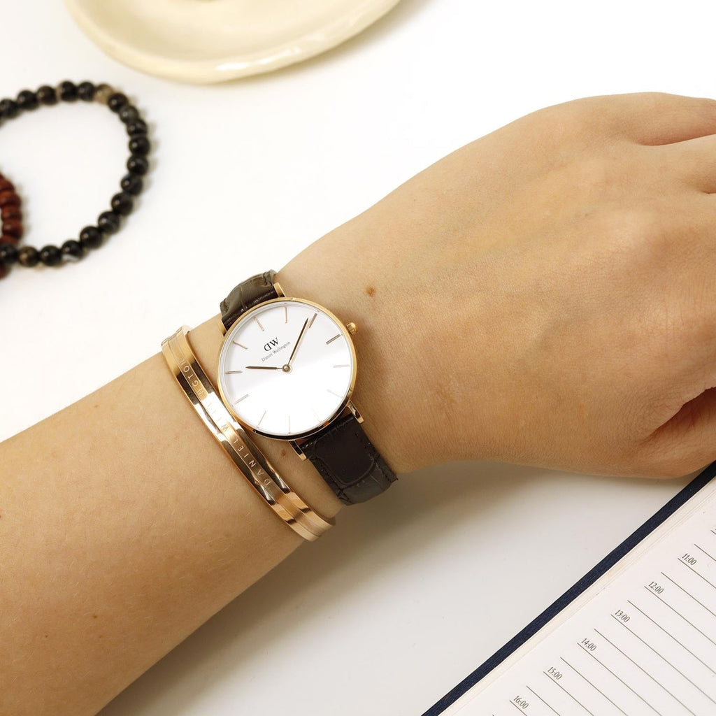 Daniel Wellington Petite Reading White Dial Black Leather Strap Watch For Women - DW00100173