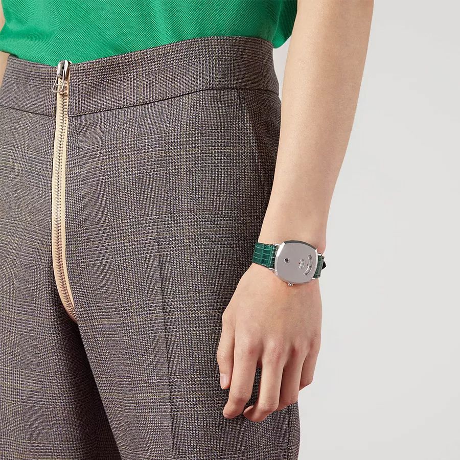 Gucci Grip Quartz Silver Dial Green Leather Strap Watch For Women - YA157404 Buy Now By Gucci