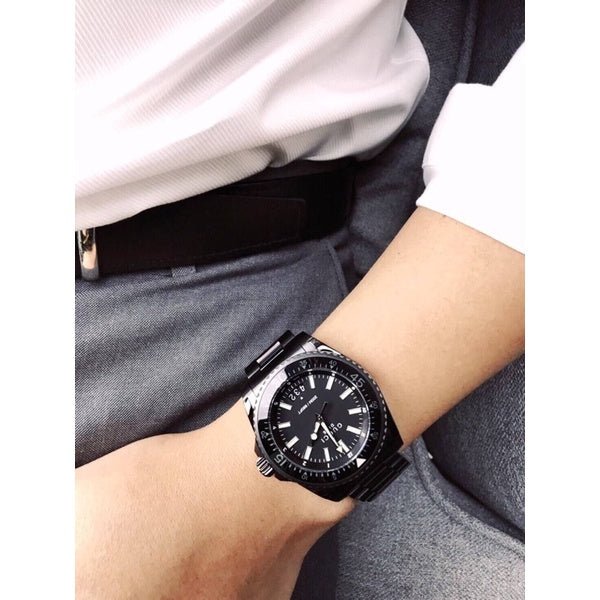 Gucci Dive Quartz Black Dial Black Steel Strap Watch For Men - YA136205 Buy Now By Gucci