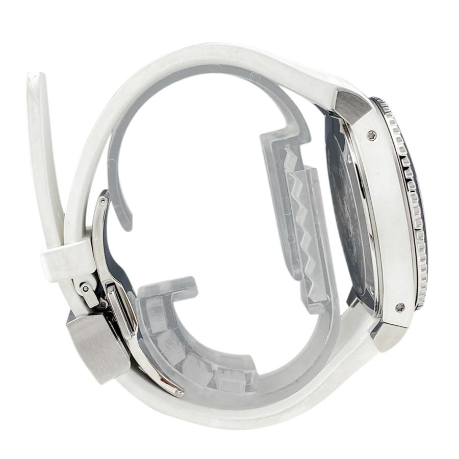 Gucci Dive Tiger White Dial White Rubber Strap Watch For Men - YA136329 Buy Now By Gucci