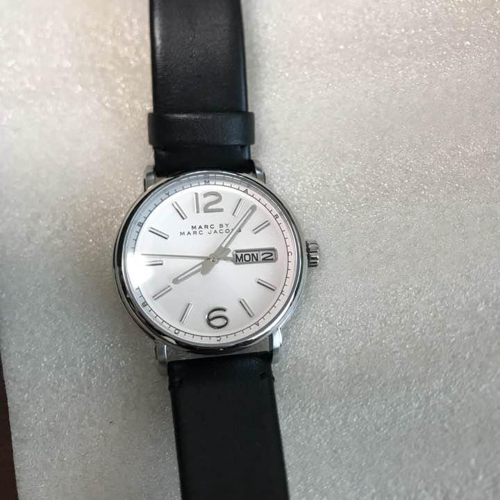 Marc Jacobs Fergus White Dial Black Leather Strap Watch for Men - MBM5076 Buy Now By Marc Jacobs