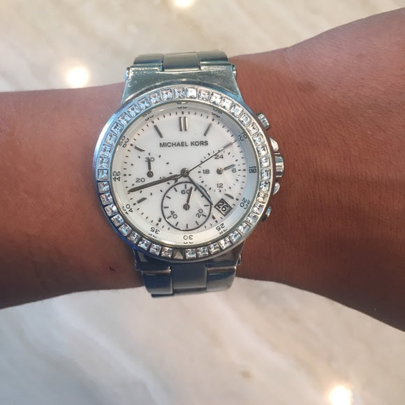 Michael Kors Dylan Silver Dial Silver Steel Strap Watch for Women - MK5585 Buy Now By Michael Kors