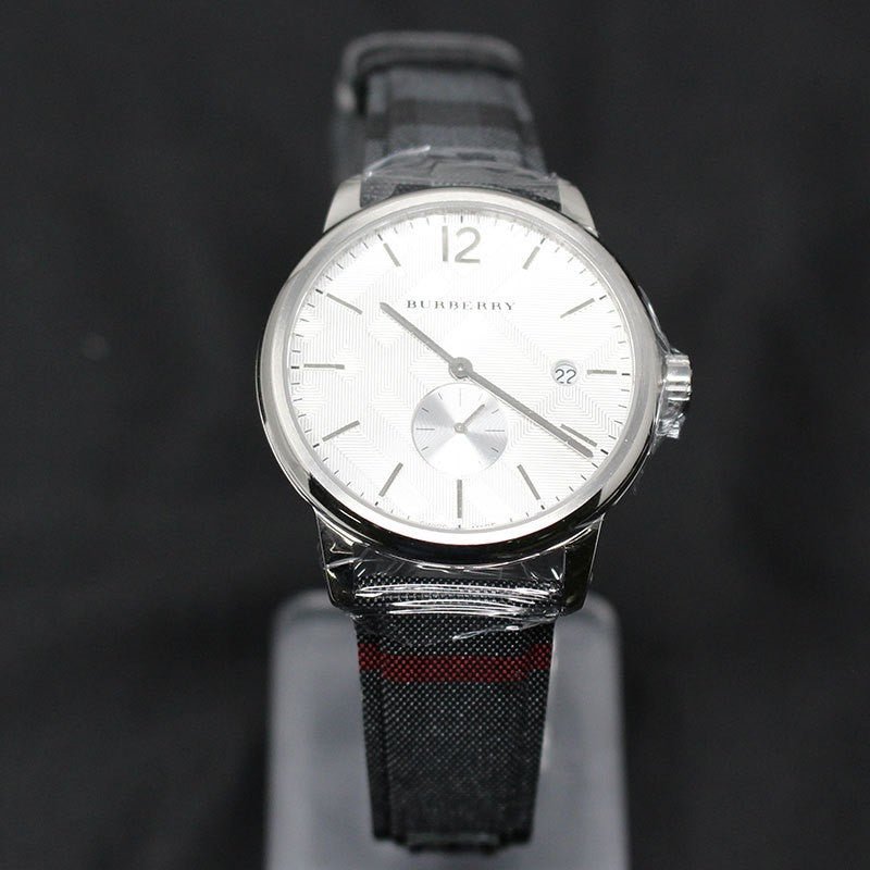 Burberry Classic Round Cream Dial Black Leather Strap Watch for Men - BU10008