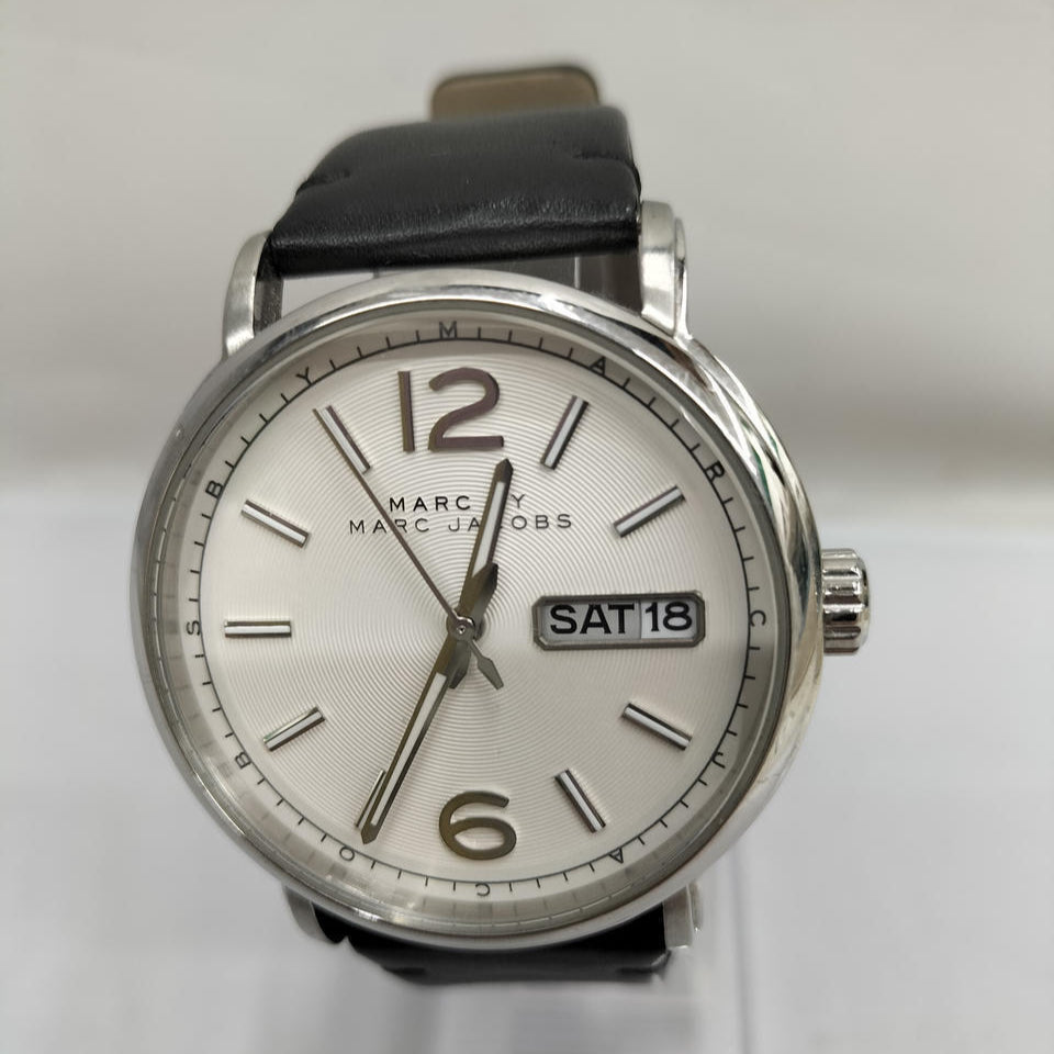 Marc Jacobs Fergus White Dial Black Leather Strap Watch for Men - MBM5076 Buy Now By Marc Jacobs