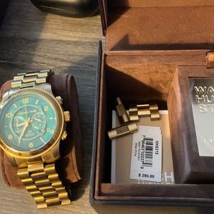 Michael Kors Runway Stop Hunger Blue Dial Gold Steel Strap Watch for Men - MK8315 Buy Now By Michael Kors