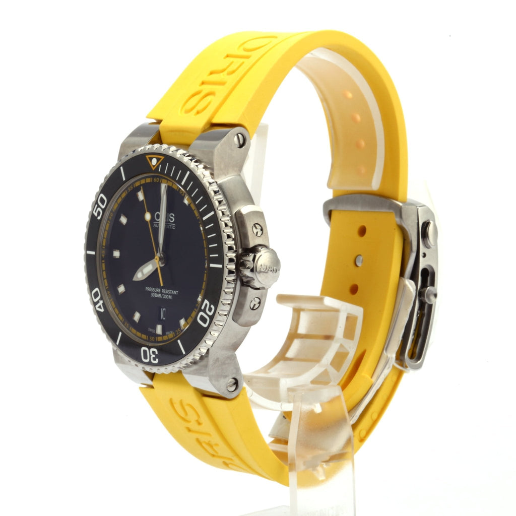 Gucci Dive Black Dial Yellow Rubber Strap Watch For Men - YA136319 Buy Now By Gucci